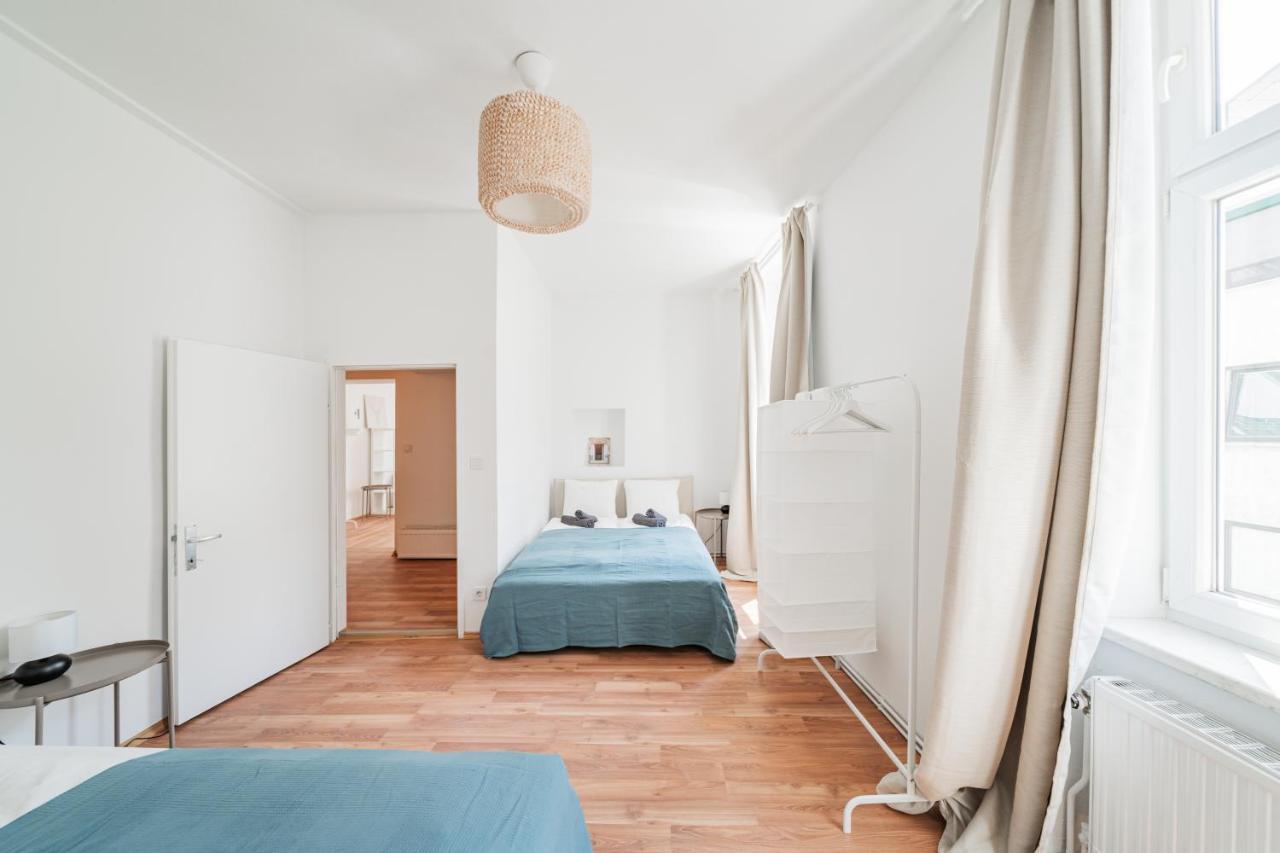 Central Appartment Вена Экстерьер фото