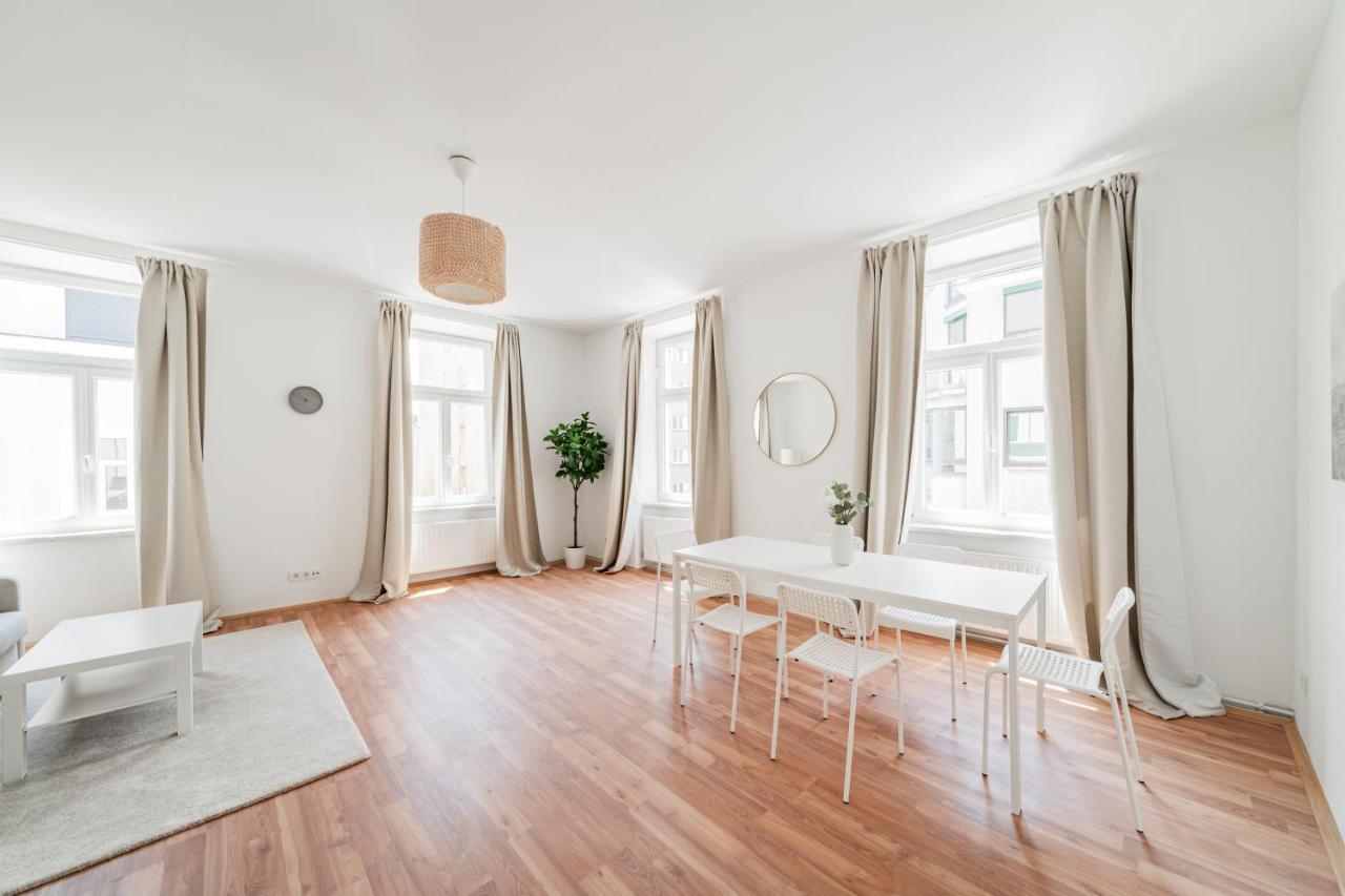 Central Appartment Вена Экстерьер фото