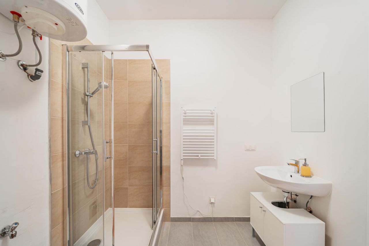Central Appartment Вена Экстерьер фото