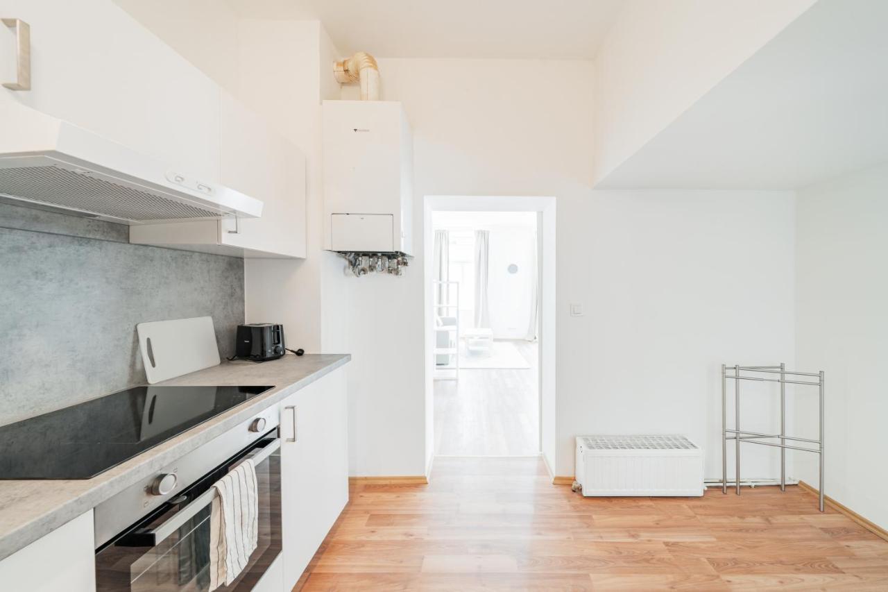 Central Appartment Вена Экстерьер фото
