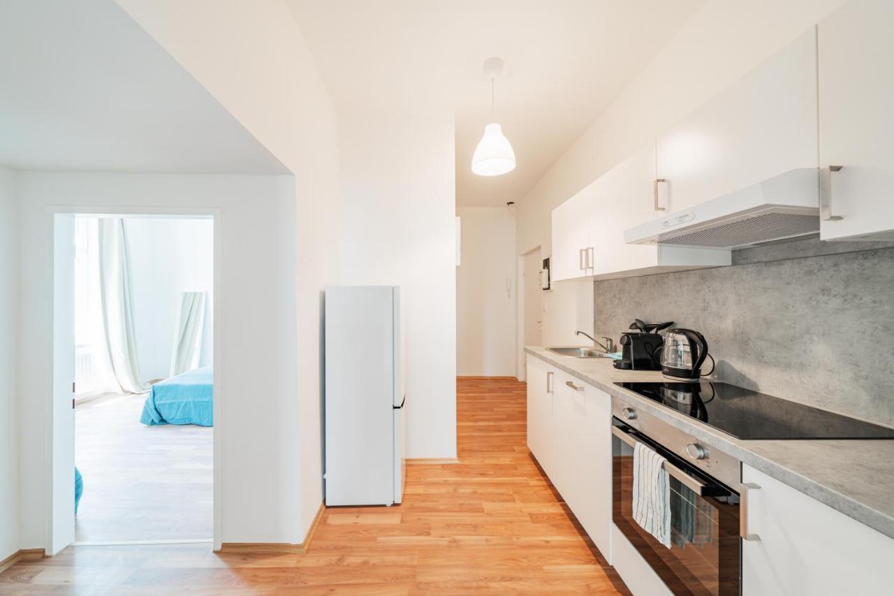 Central Appartment Вена Экстерьер фото