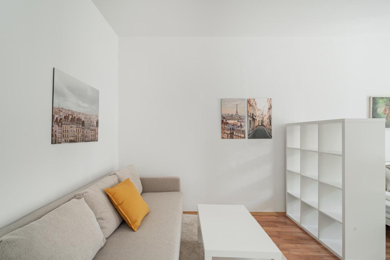 Central Appartment Вена Экстерьер фото