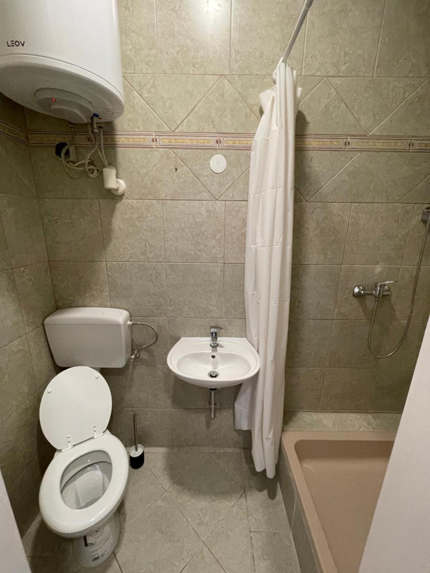 Central Appartment Вена Экстерьер фото