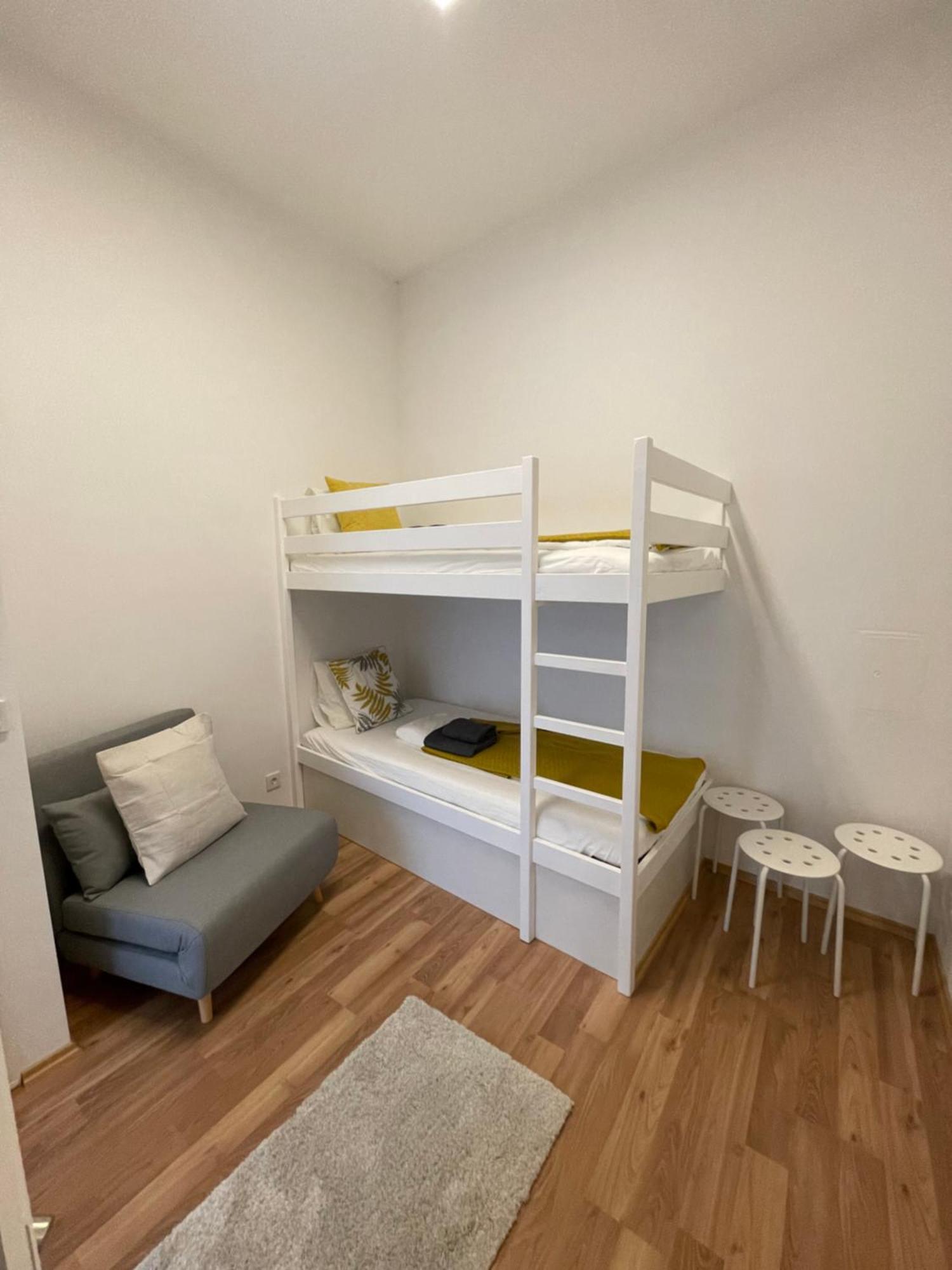 Central Appartment Вена Экстерьер фото